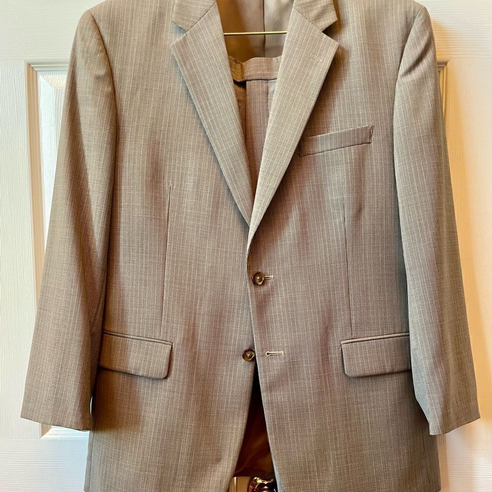 BLACK & WHITE HOUNDSTOOTH SUIT by JOS A BANK SIZE 42R - Picture 3 of 12